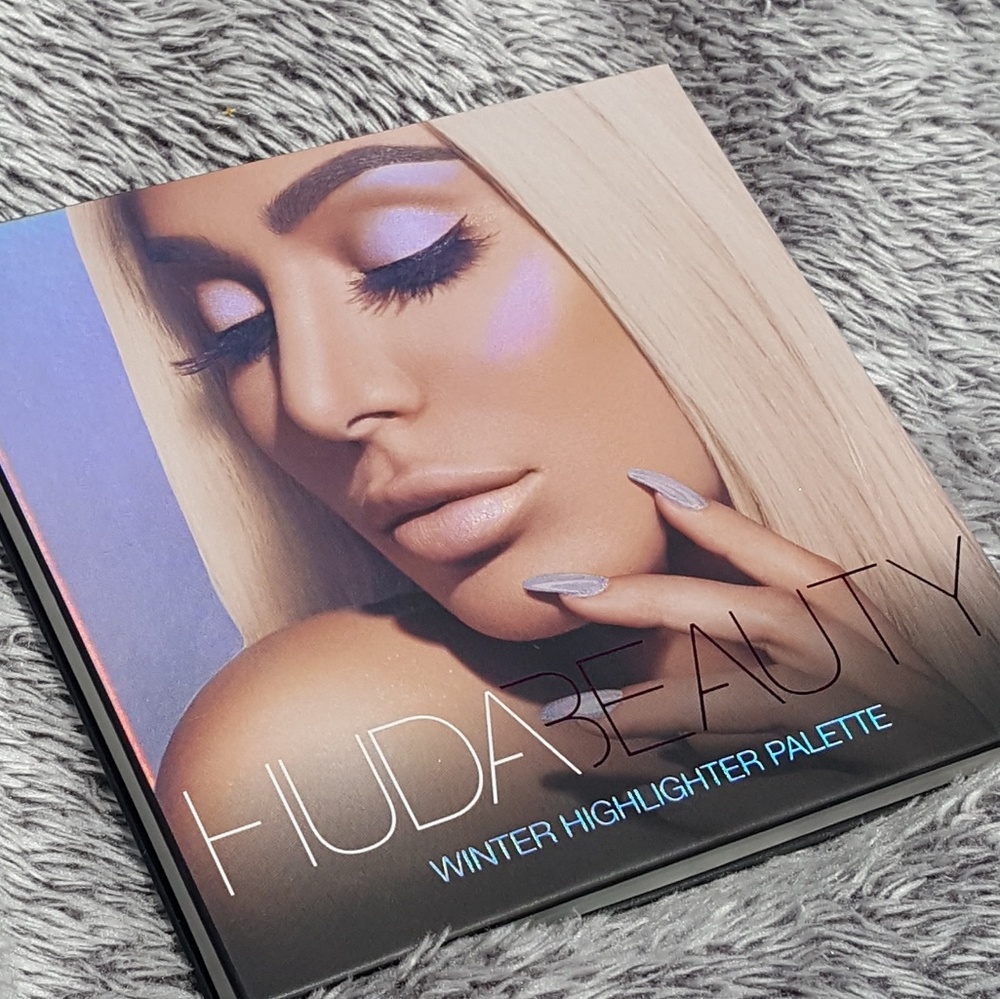 Huda Beauty Winter Solstice Highlighter Pallet